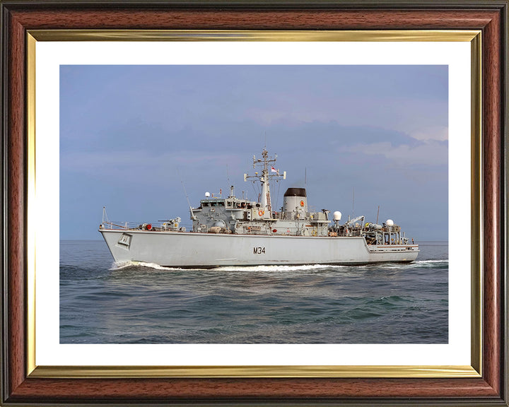 HMS Middleton M34 | Photo Print | Framed Print | Hunt Class | Mine Warfare Vessel | Royal Navy Hampshire Prints