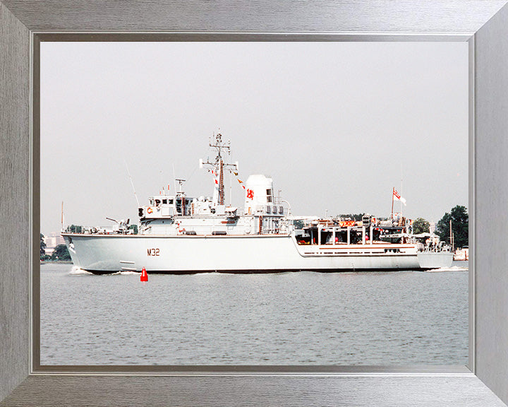 HMS Cottesmore M32 | Photo Print | Framed Print | Hunt Class | Mine Warfare Vessel | Royal Navy Hampshire Prints