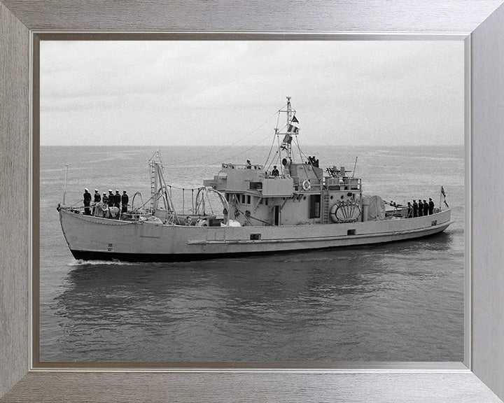 HMT Thames (1938) | Photo Print | Framed Print | Poster | Rescue Tugboat | Royal Navy Hampshire Prints