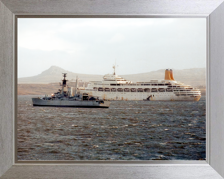 HMS Andromeda (F57) Royal Navy Leander Class Frigate Falklands 1982 Photo Print Wall Art Decor Posters, Prints, & Visual Artwork Hampshire Prints 10 x 8 Silver Frame No