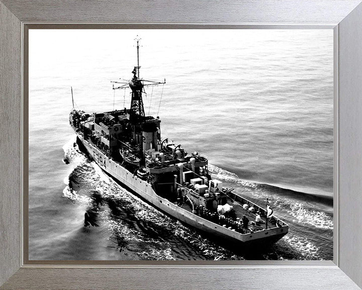 HMS Leeds Castle F384 (K384) | Photo Print | Framed Print | Castle Class | Corvette | Royal Navy Hampshire Prints