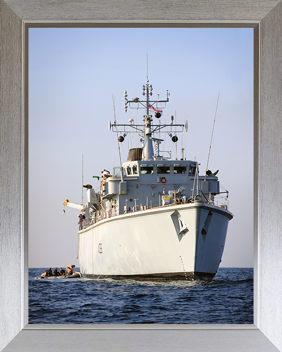 HMS Atherstone (M38) Photo Print - Persian Gulf 2009 - Royal Navy Hunt Class Mine Warfare Vessel Posters, Prints, & Visual Artwork Hampshire Prints 10 x 8 Silver Frame No