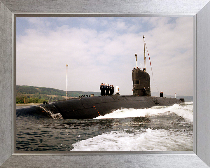 HMS Sceptre (S104) Photo Print - Faslane 1997 - Royal Navy Swiftsure Class Submarine Hampshire Prints 10 x 8 Silver Frame No