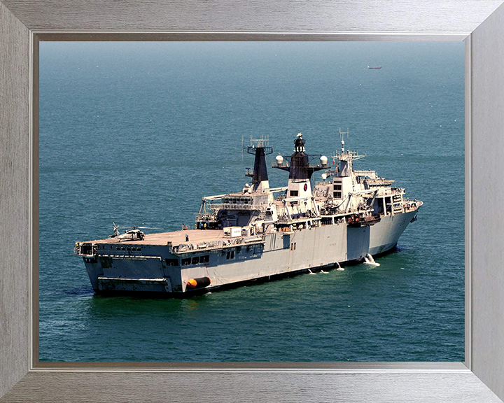 HMS Bulwark (L15) Photo Print - Gulf 2006 - Royal Navy Albion Class Amphibious Ship Posters, Prints, & Visual Artwork Hampshire Prints 10 x 8 Silver Frame No