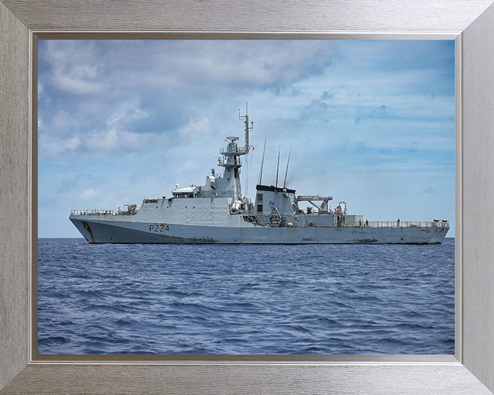 HMS Trent (P224) Photo Print - Port Beam View - Royal Navy River Class Patrol Vessel Hampshire Prints 10 x 8 Silver Frame No