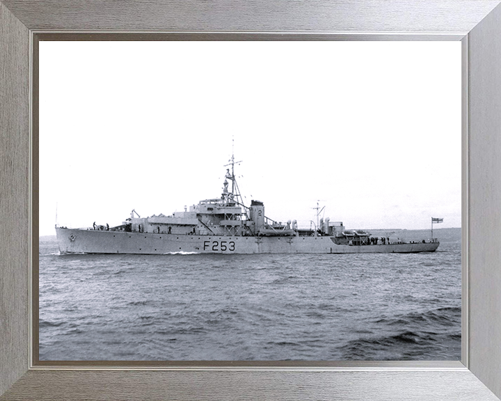 HMS Helmsdale (F253) Photo Print - Port Side View - Royal Navy River Class Frigate Posters, Prints, & Visual Artwork Hampshire Prints 10 x 8 Silver Frame No
