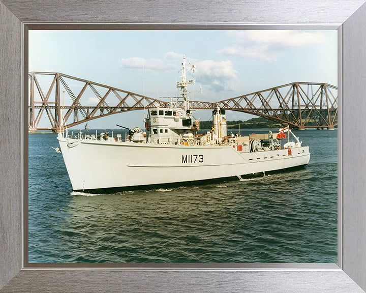 HMS Pollington M1173 | Photo Print | Framed Print | Ton Class | Minesweeper | Royal Navy Hampshire Prints