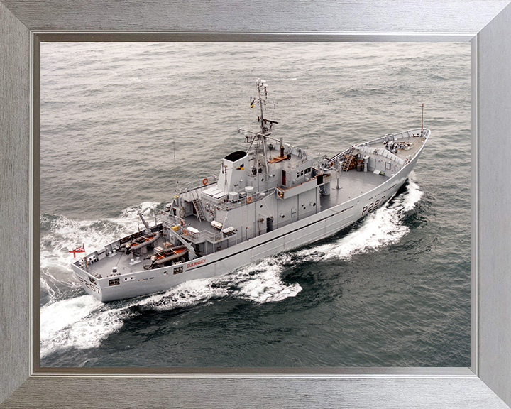 HMS Guernsey (P297) Photo Print - At Sea 1997 – Royal Navy Island Class Patrol Vessel Hampshire Prints 10 x 8 Silver Frame No