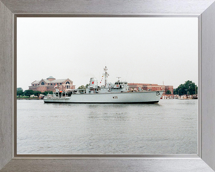 HMS Dulverton (M35) Royal Navy Hunt Class Mine Warfare Vessel Washington Photo Print Wall Art Decor Posters, Prints, & Visual Artwork Hampshire Prints 10 x 8 Silver Frame No