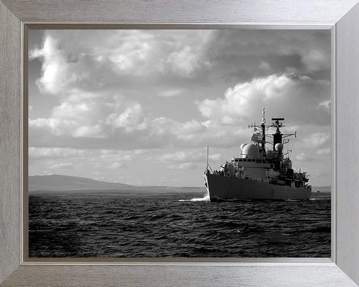 HMS Nottingham D91 Royal Navy Type 42 destroyer Photo Print or Framed Photo Print - Hampshire Prints