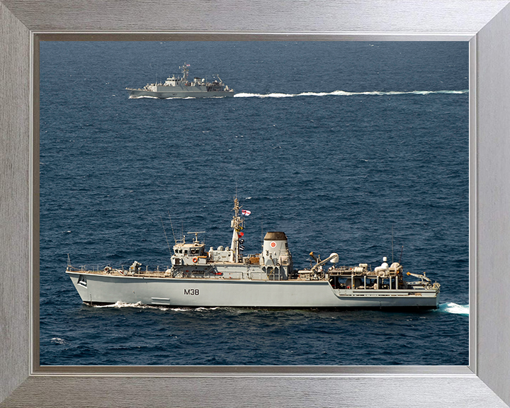 HMS Atherstone (M38) Royal Navy Hunt Class Mine Warfare Vessel Middle East 2009 Photo Print Wall Art Decor Posters, Prints, & Visual Artwork Hampshire Prints 10 x 8 Silver Frame No