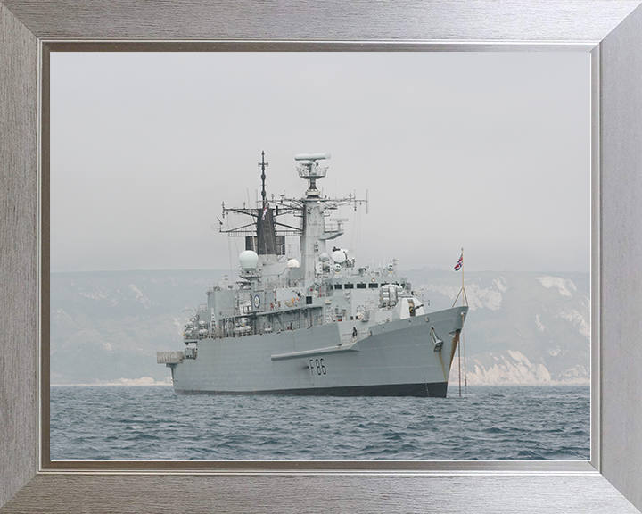 HMS Campbeltown (F86) Royal Navy Type 22 Frigate At Anchor Photo Print Wall Art Decor Posters, Prints, & Visual Artwork Hampshire Prints 10 x 8 Silver Frame No
