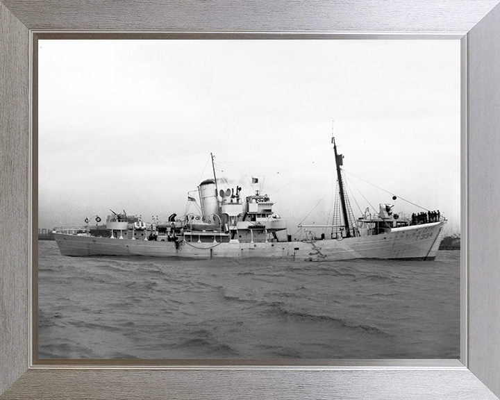 HMS Grenadier (T334) Royal Navy Military Class Trawler At Sea 1943 Photo Print Wall Art Decor Posters, Prints, & Visual Artwork Hampshire Prints 10 x 8 Silver Frame No