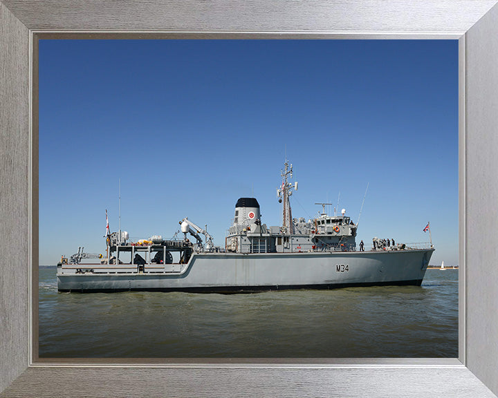 HMS Middleton M34 | Photo Print | Framed Print | Hunt Class | Mine Warfare Vessel | Royal Navy Hampshire Prints