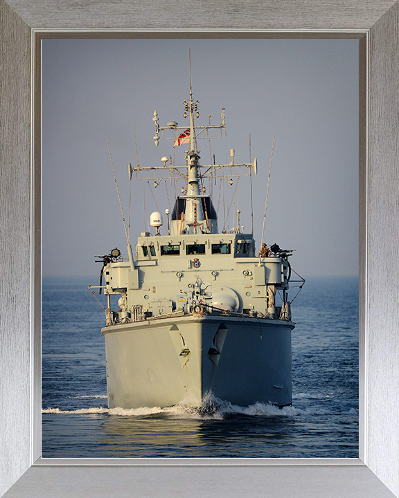 HMS Chiddingfold (M37) Royal Navy Hunt Class Minehunter Low Bow View Photo Print Wall Art Decor Posters, Prints, & Visual Artwork Hampshire Prints 10 x 8 Silver Frame No