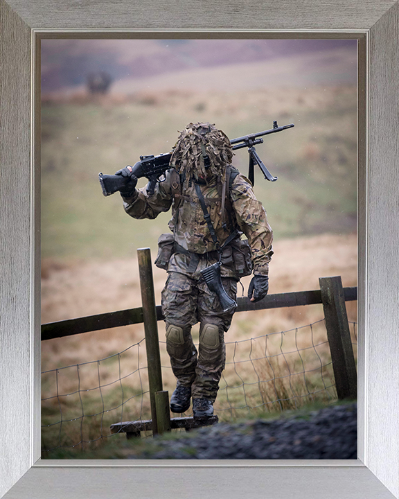 Soldier Carrying a GPMG Photo Print - British Army Hampshire Prints 10 x 8 Silver Frame No