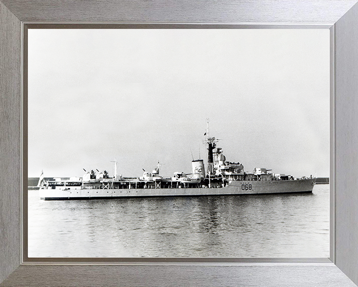 HMS Barrosa (D68) Royal Navy Battle Class Destroyer Starboard Side View Photo Print Wall Art Decor Posters, Prints, & Visual Artwork Hampshire Prints 10 x 8 Silver Frame No