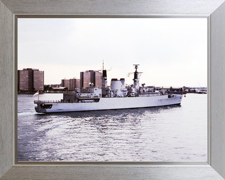 HMS Battleaxe (F89) Royal Navy Type 22 Frigate Entering Portsmouth Harbour Photo Print Wall Art Decor Posters, Prints, & Visual Artwork Hampshire Prints 10 x 8 Silver Frame No