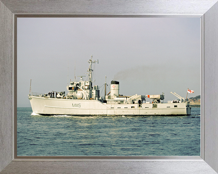 HMS Bronington (M1115) Royal Navy Ton Class Minesweeper Port Side View Photo Print Wall Art Decor Posters, Prints, & Visual Artwork Hampshire Prints 10 x 8 Silver Frame No