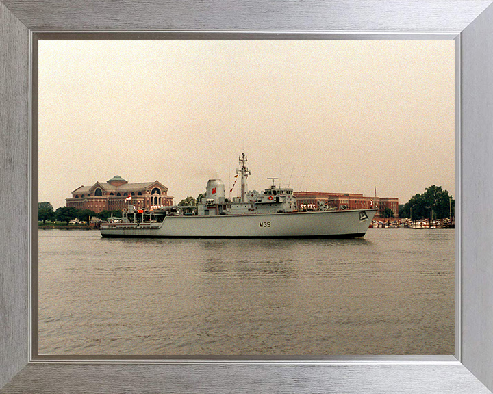 HMS Dulverton (M35) Photo Print - Washington - Royal Navy Hunt Class Mine Warfare Vessel Hampshire Prints 10 x 8 Silver Frame No