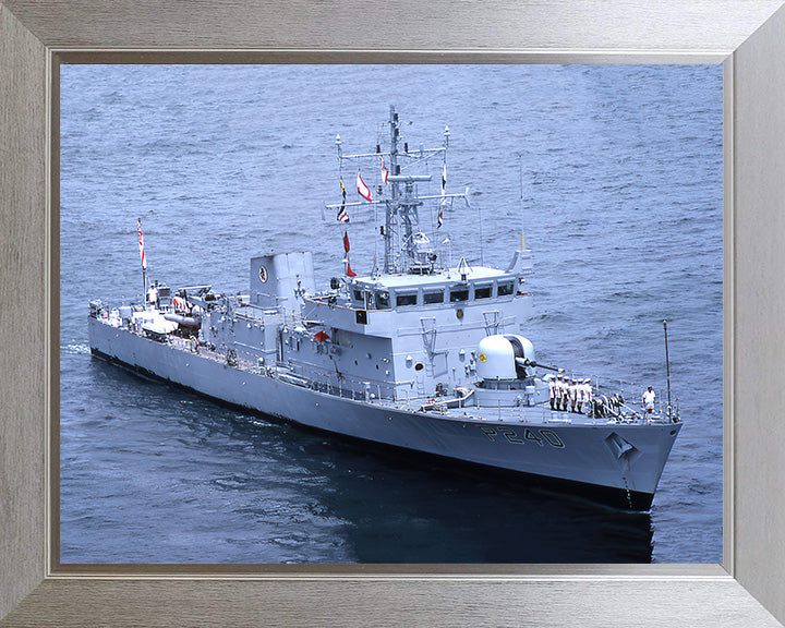 HMS Plover P240 Royal Navy Peacock class patrol vessel Photo Print or Framed Print - Hampshire Prints