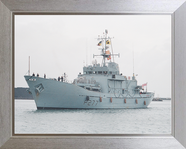 HMS Anglesey (P277) Royal Navy Island Class Patrol Vessel Entering Harbour Photo Print Wall Art Decor Posters, Prints, & Visual Artwork Hampshire Prints 10 x 8 Silver Frame No