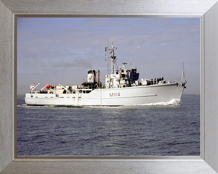 HMS Brinton (M1114) Royal Navy Ton Class Minesweeper Starboard View Photo Print Wall Art Decor Posters, Prints, & Visual Artwork Hampshire Prints 10 x 8 Silver Frame No