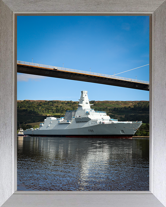 HMS Cardiff (F89) Photo Print - Under Tow - Royal Navy Type 26 Frigate Hampshire Prints 10 x 8 Silver Frame No