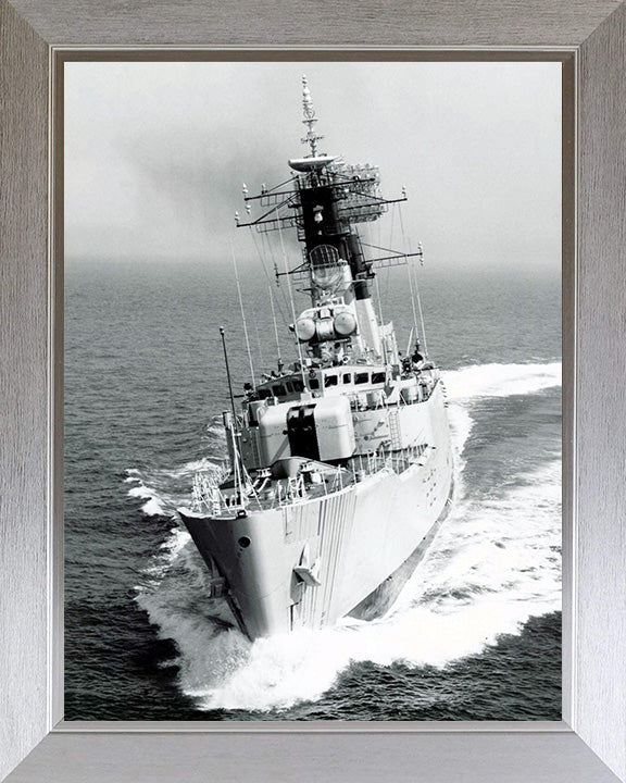 HMS Lincoln F99 Royal Navy Salisbury class frigate Photo Print or Framed Print - Hampshire Prints