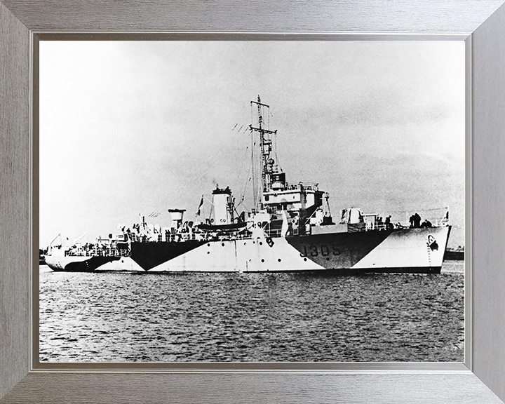 HMS Brave (J305) Royal Navy Algerine Class Minesweeper Starboard Side View Photo Print Wall Art Decor Posters, Prints, & Visual Artwork Hampshire Prints 10 x 8 Silver Frame No