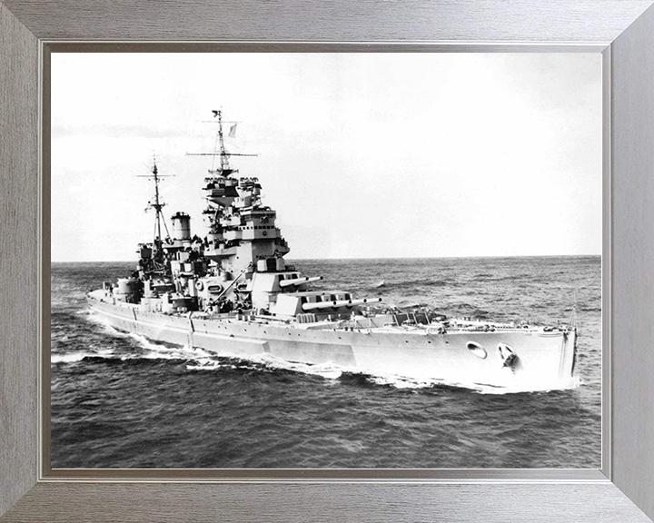HMS Duke of York (17) Royal Navy King George V Class Battleship Starboard Bow View Photo Print Wall Art Decor Posters, Prints, & Visual Artwork Hampshire Prints 10 x 8 Silver Frame No