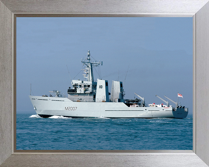 HMS Humber M2007 | Photo Print | Framed Print | River Class | Minesweeper | Royal Navy Hampshire Prints