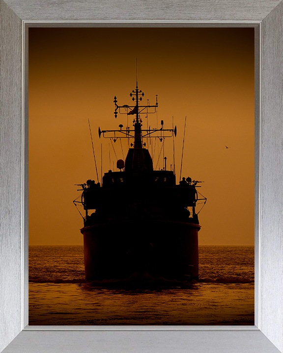 HMS Bangor (M109) Photo Print - Silhouette 2015 - Royal Navy Sandown Class Minehunter Posters, Prints, & Visual Artwork Hampshire Prints 10 x 8 Silver Frame No
