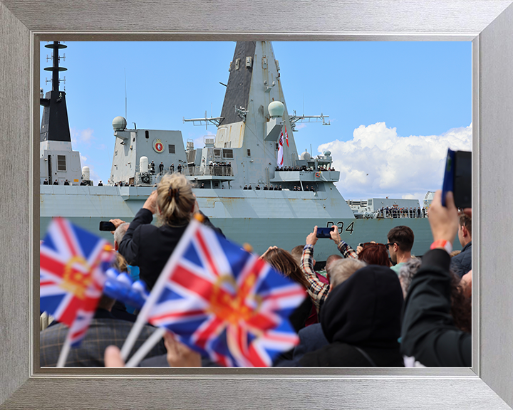 HMS Diamond (D34) Royal Navy Type 45 Destroyer Homecoming Photo Print Wall Art Decor Posters, Prints, & Visual Artwork Hampshire Prints 10 x 8 Silver Frame No