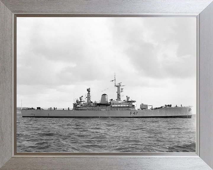 HMS Danae (F47) Royal Navy Leander Class Frigate Starboard Beam View Photo Print Wall Art Decor Posters, Prints, & Visual Artwork Hampshire Prints 10 x 8 Silver Frame No
