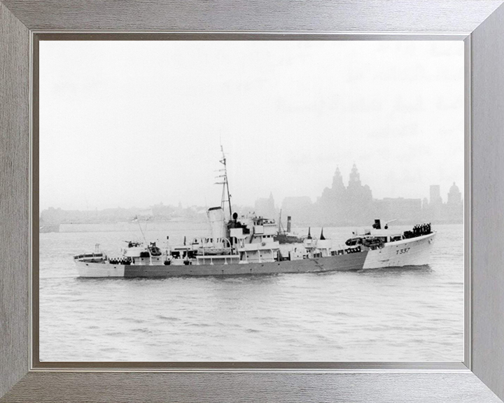HMS Coldstreamer (T337) Royal Navy Military Class Trawler Starboard View Photo Print Wall Art Decor Posters, Prints, & Visual Artwork Hampshire Prints 10 x 8 Silver Frame No