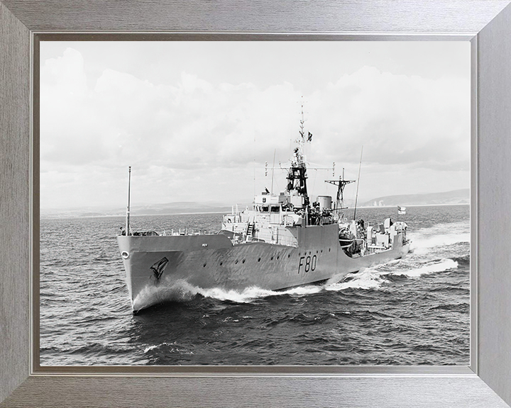 HMS Duncan (F80) Royal Navy Blackwood Class Frigate Port Bow View Photo Print Wall Art Decor Posters, Prints, & Visual Artwork Hampshire Prints 10 x 8 Silver Frame No