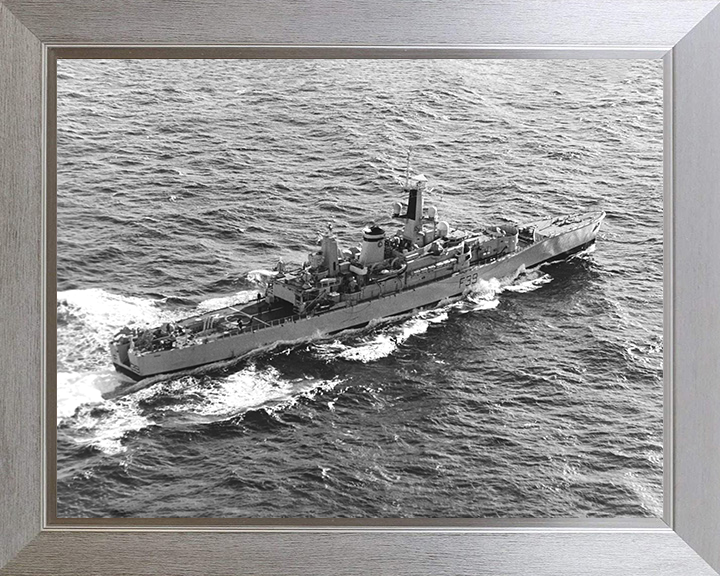 HMS Naiad (F39) Photo Print - At Sea 1978 - Royal Navy Leander Class Frigate Hampshire Prints 10 x 8 Silver Frame No