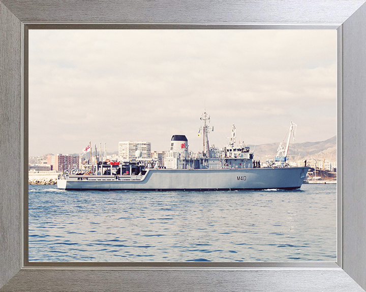 HMS Berkeley (M40) Royal Navy Hunt Class Mine Warfare Vessel Starboard View Photo Print Wall Art Decor Posters, Prints, & Visual Artwork Hampshire Prints 10 x 8 Silver Frame No
