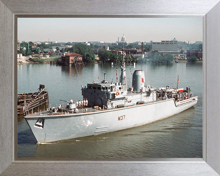 HMS Chiddingfold M37 | Photo Print | Framed Print | Hunt Class | Minehunter | Royal Navy Hampshire Prints