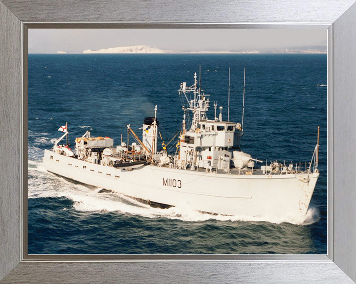 HMS Alfriston (M1103) Royal Navy Ton Class Minesweeper Warship Starboard Bow View Photo Print Wall Art Decor Posters, Prints, & Visual Artwork Hampshire Prints 10 x 8 Silver Frame No