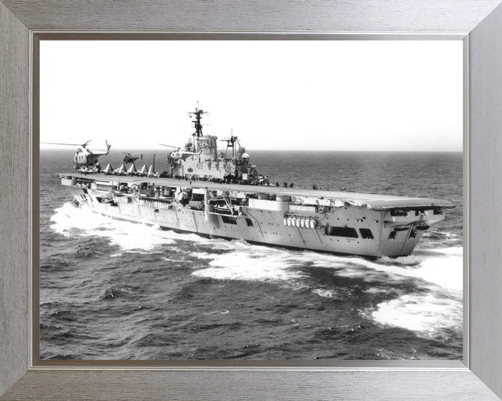 HMS Eagle (R05) Photo Print - Underway 1950s - Royal Navy Audacious Class Aircraft Carrier Hampshire Prints 10 x 8 Silver Frame No