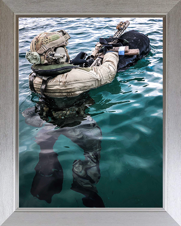 Royal Marine Swims to shore Photo Print 30 Commando Wall Art Military Decor UK Poster Posters, Prints, & Visual Artwork Hampshire Prints 10 x 8 Silver Frame No