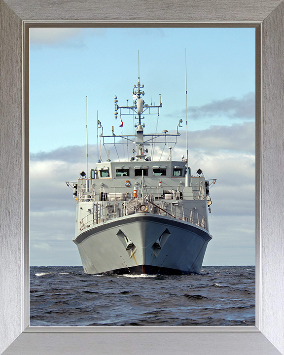 HMS Bangor (M109) Royal Navy Sandown Class Minehunter Low Bow View Photo Print Wall Art Decor Posters, Prints, & Visual Artwork Hampshire Prints 10 x 8 Silver Frame No