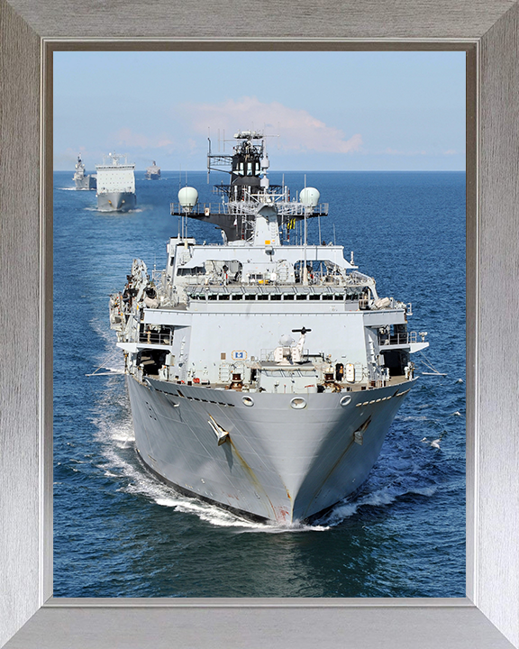 HMS Bulwark (L15) Photo Print - Joint Warrior 2012 - Royal Navy Albion Class Amphibious Ship Hampshire Prints 10 x 8 Silver Frame No