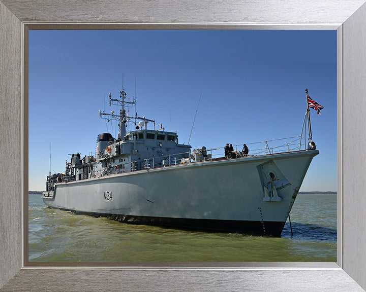 HMS Middleton M34 | Photo Print | Framed Print | Hunt Class | Mine Warfare Vessel | Royal Navy Hampshire Prints