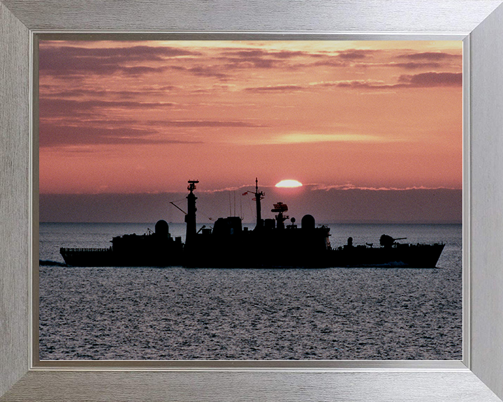 HMS Cardiff (D108) Royal Navy Type 42 Destroyer Sunset Silhouette Photo Print Wall Art Decor Posters, Prints, & Visual Artwork Hampshire Prints 10 x 8 Silver Frame No