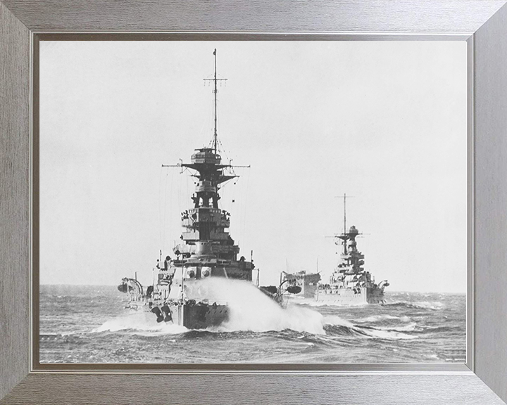 HMS Barham (04) Royal Navy Queen Elizabeth Class Battleship At Sea Photo Print Wall Art Decor Posters, Prints, & Visual Artwork Hampshire Prints 10 x 8 Silver Frame No