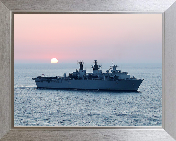 HMS Bulwark (L15) Royal Navy Albion Class Amphibious Ship Sunset Photo Print Wall Art Decor Posters, Prints, & Visual Artwork Hampshire Prints 10 x 8 Silver Frame No