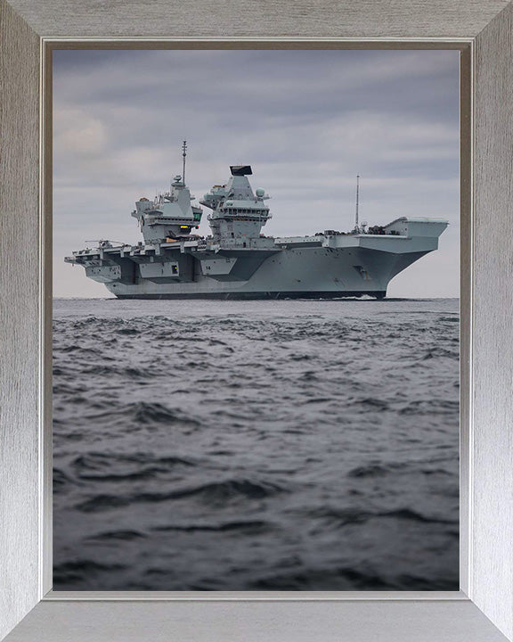 HMS Queen Elizabeth R08 | Photo Print | Framed Print | Queen Elizabeth Class | Aircraft Carrier | Royal Navy Hampshire Prints